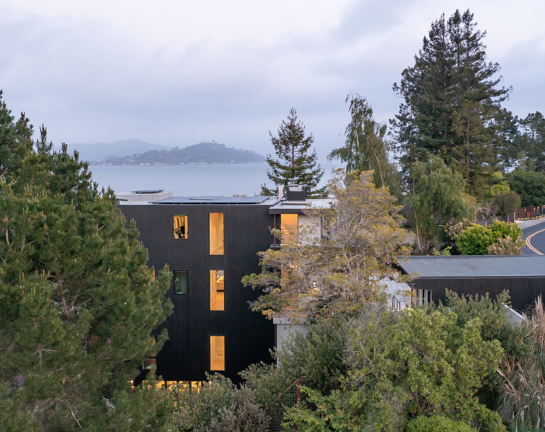 Strawberry — custom residential architecture by OXBStudio Architects, Marin County (photo 1)